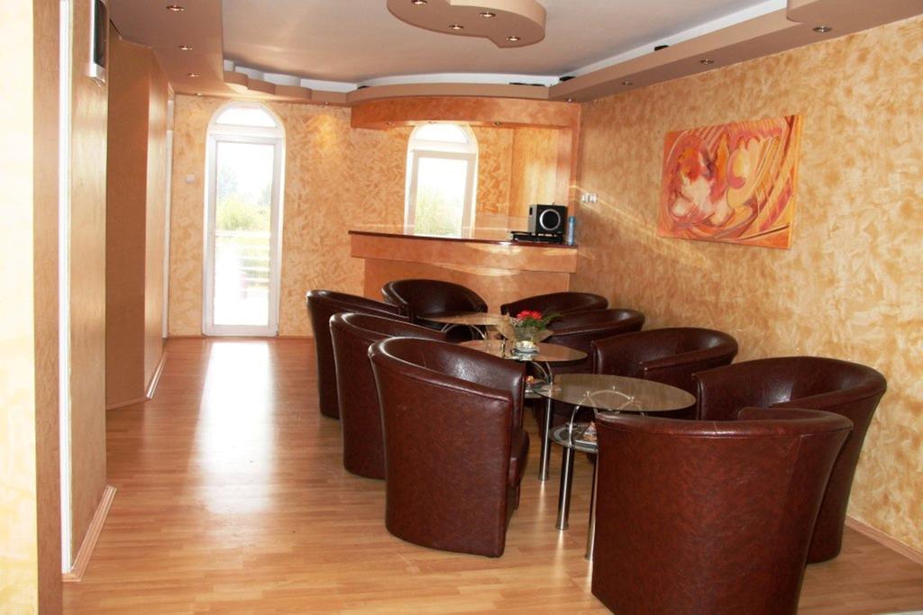 Hotel Dijana Pirot Restaurant photo